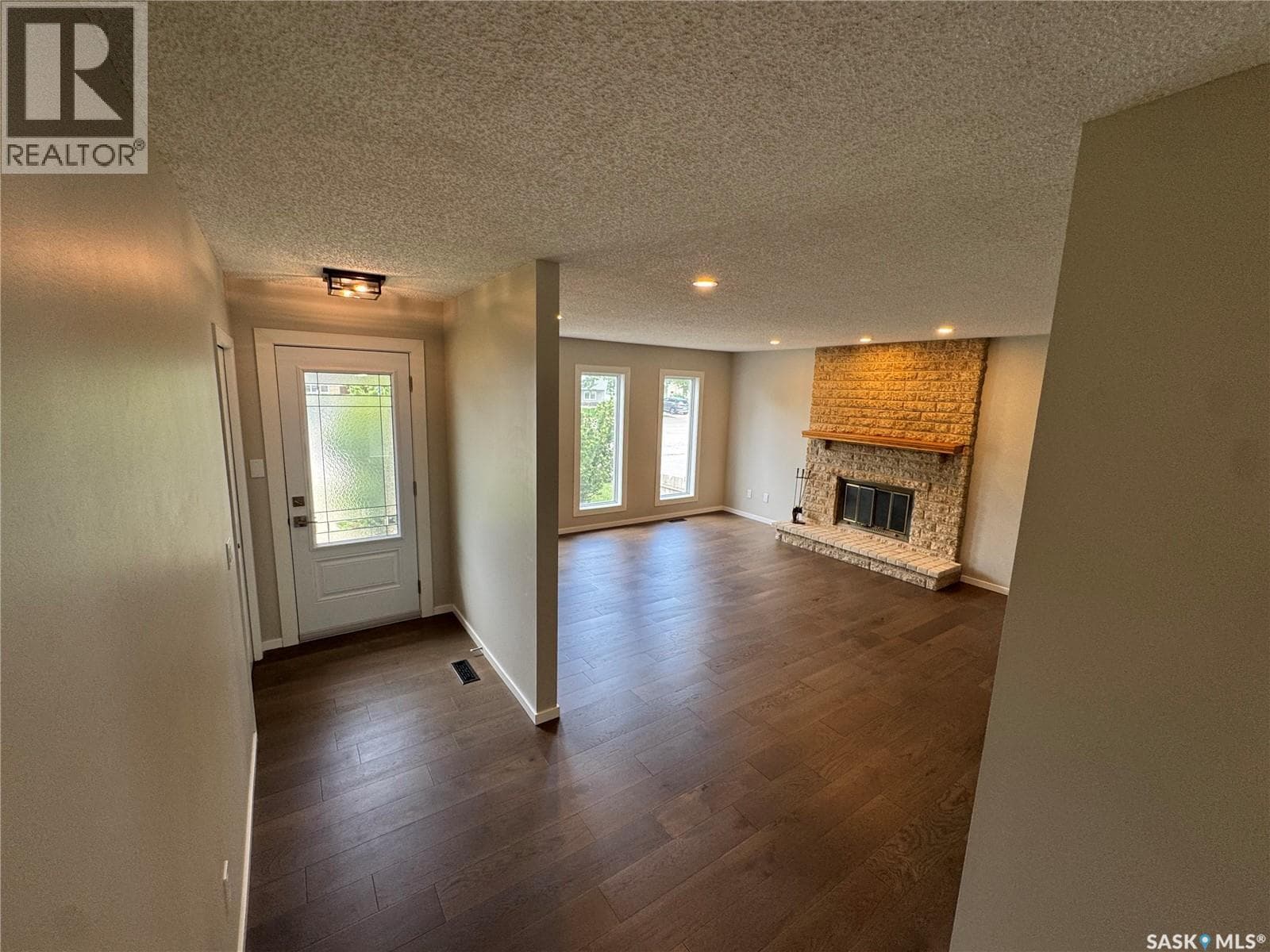 7019 Sherwood DRIVE — photo 2