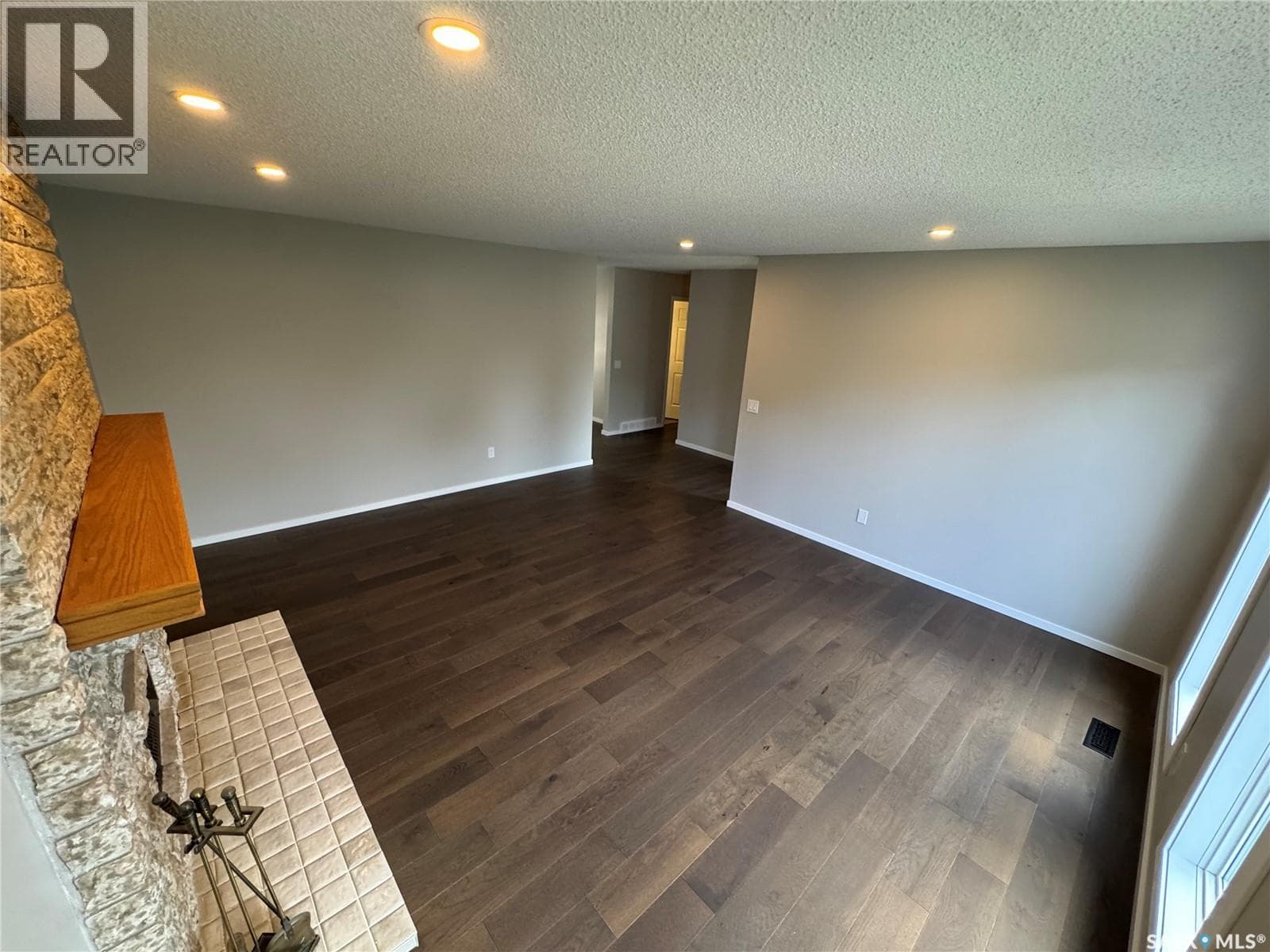 7019 Sherwood DRIVE — photo 3
