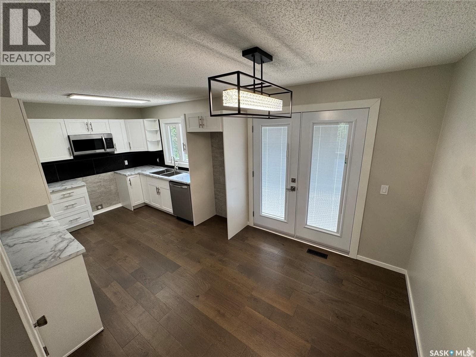 7019 Sherwood DRIVE — photo 4