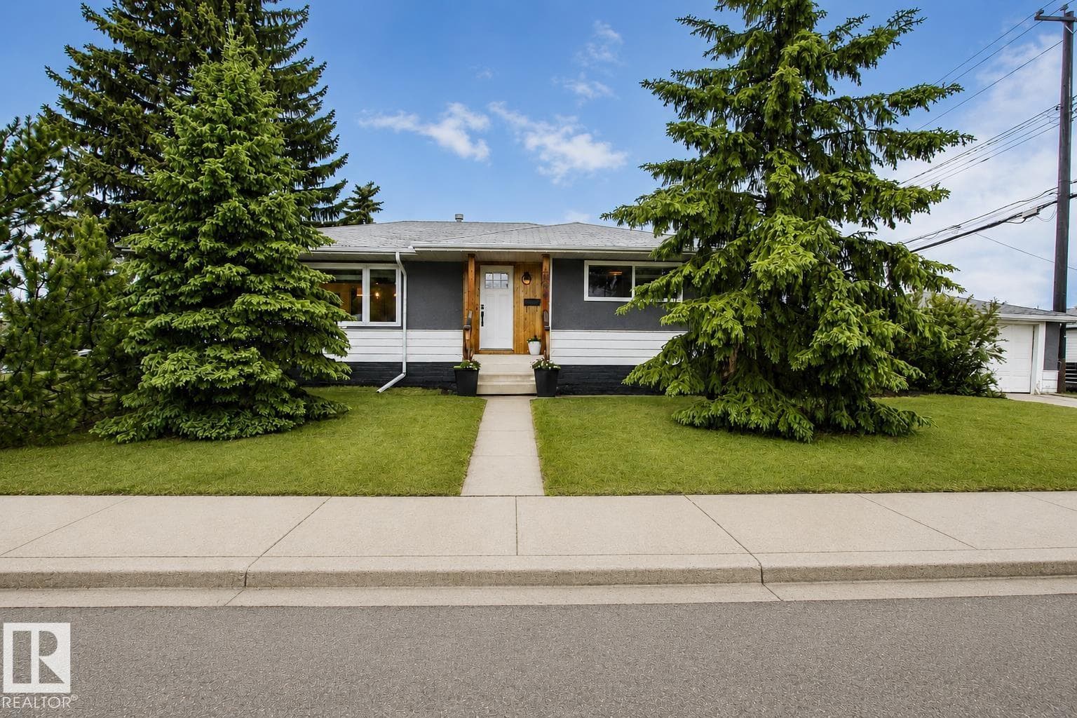 4904 103 AV NW