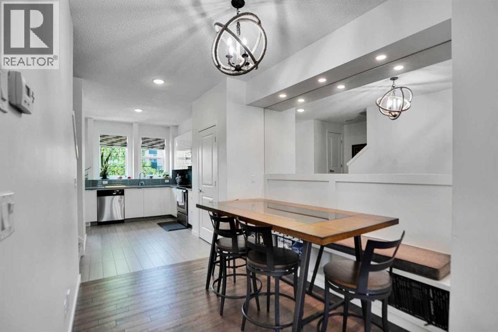 281 Walden Drive SE — photo 2