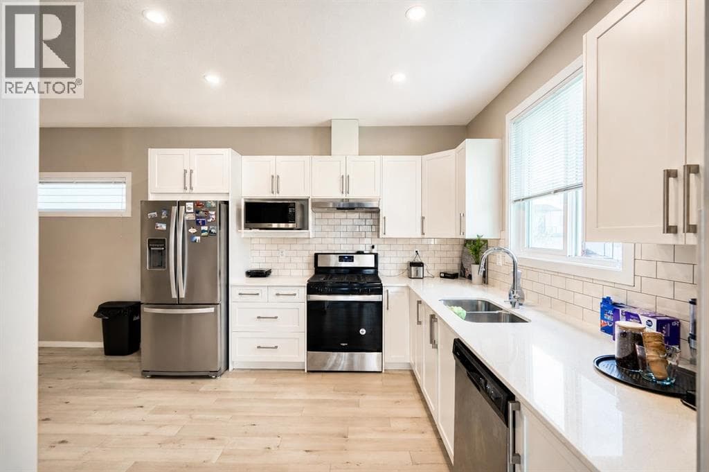 102, 130 Redstone Walk NE — photo 5