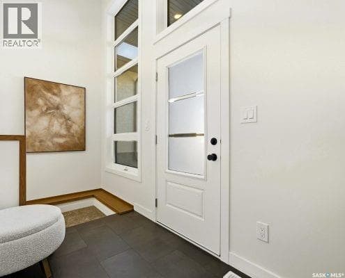 1056 West Park BOULEVARD — photo 2