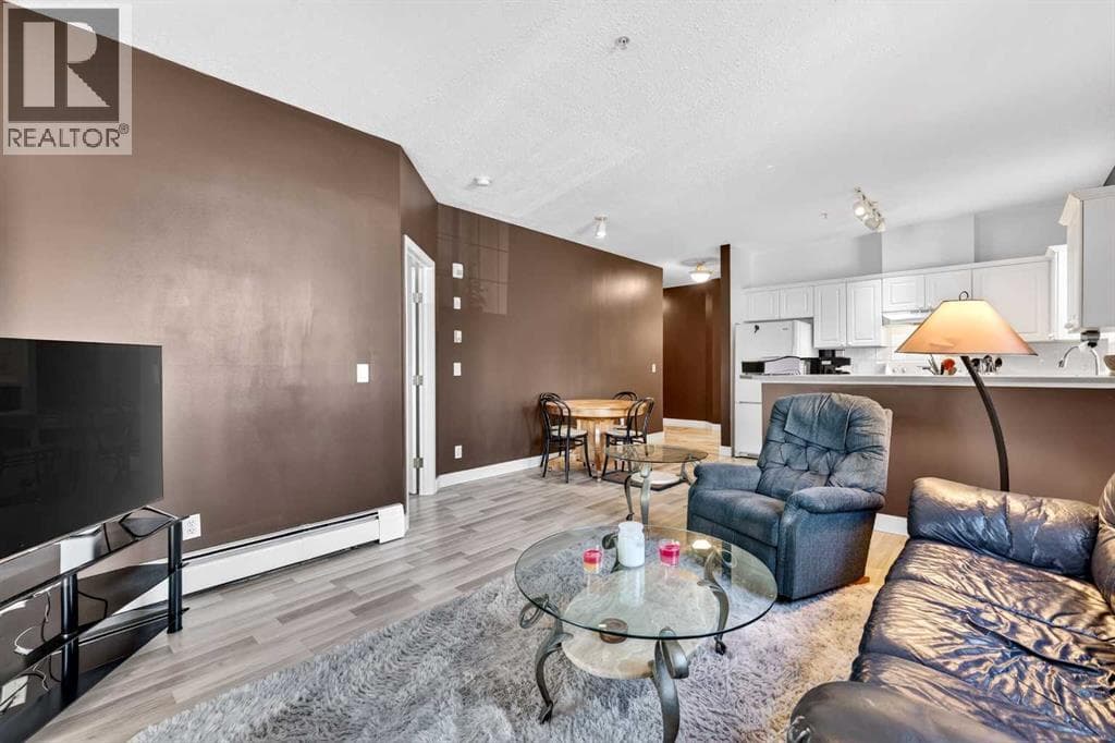 219, 126 14 Avenue SW — photo 4