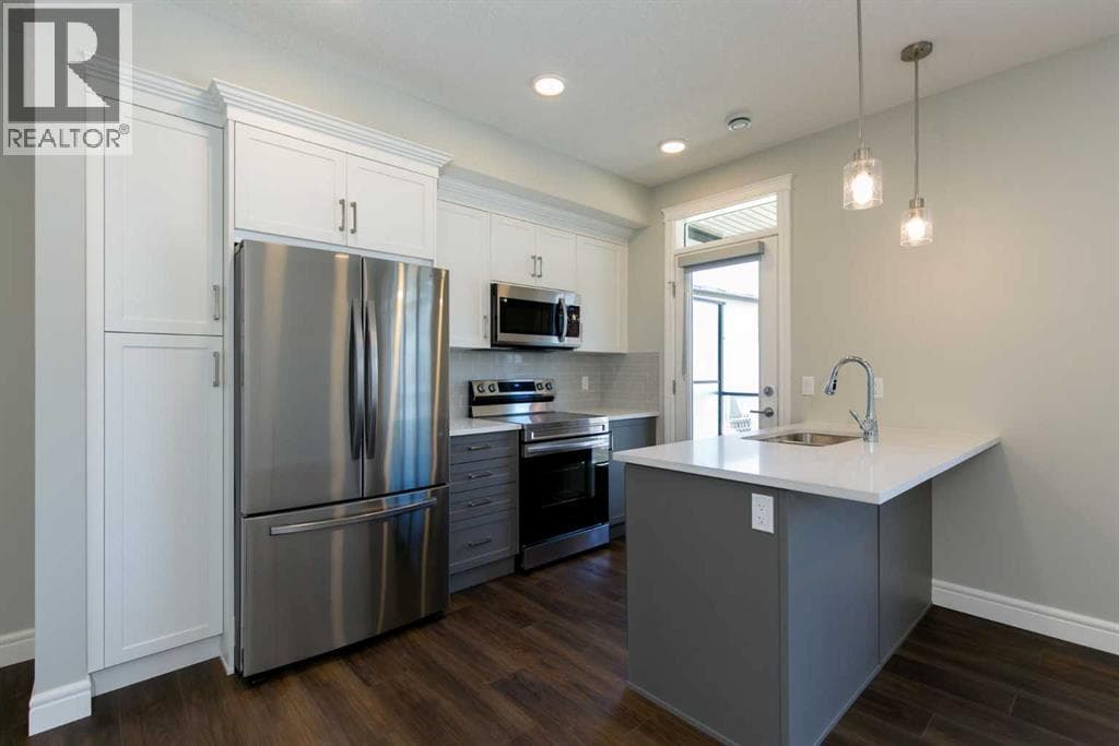 207, 414 Seton Passage SE