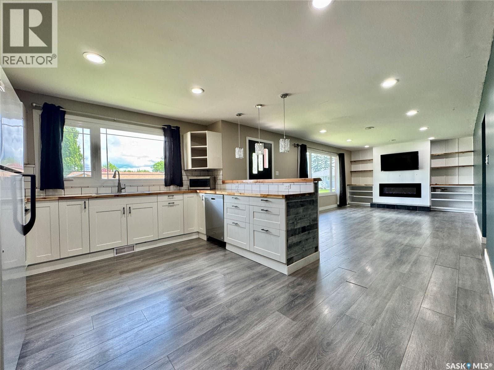 302 Maple BAY — photo 2