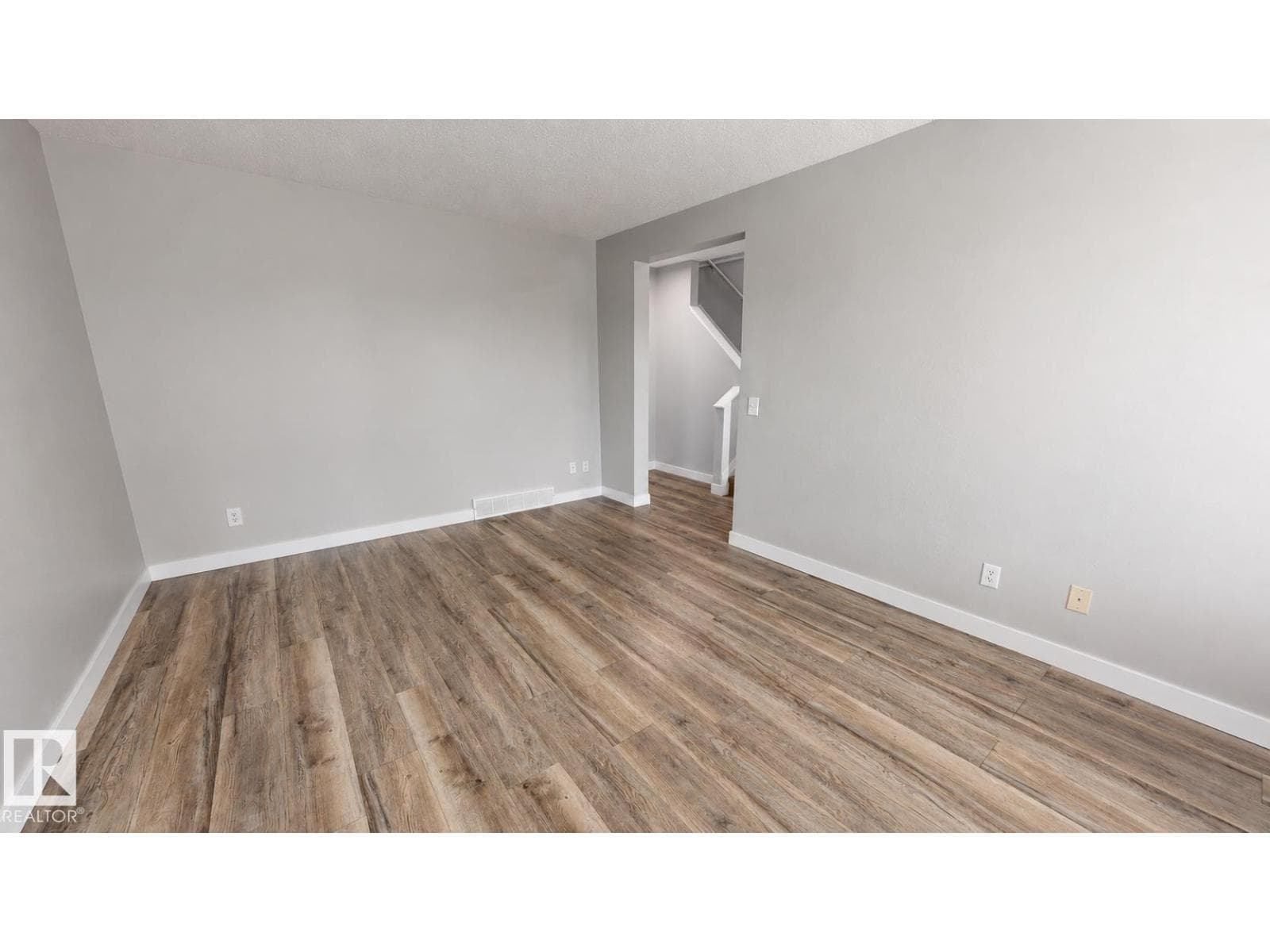 4301/4303 44 ST — photo 5