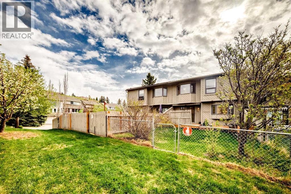 44 Edgemont Estates Road NW — photo 3