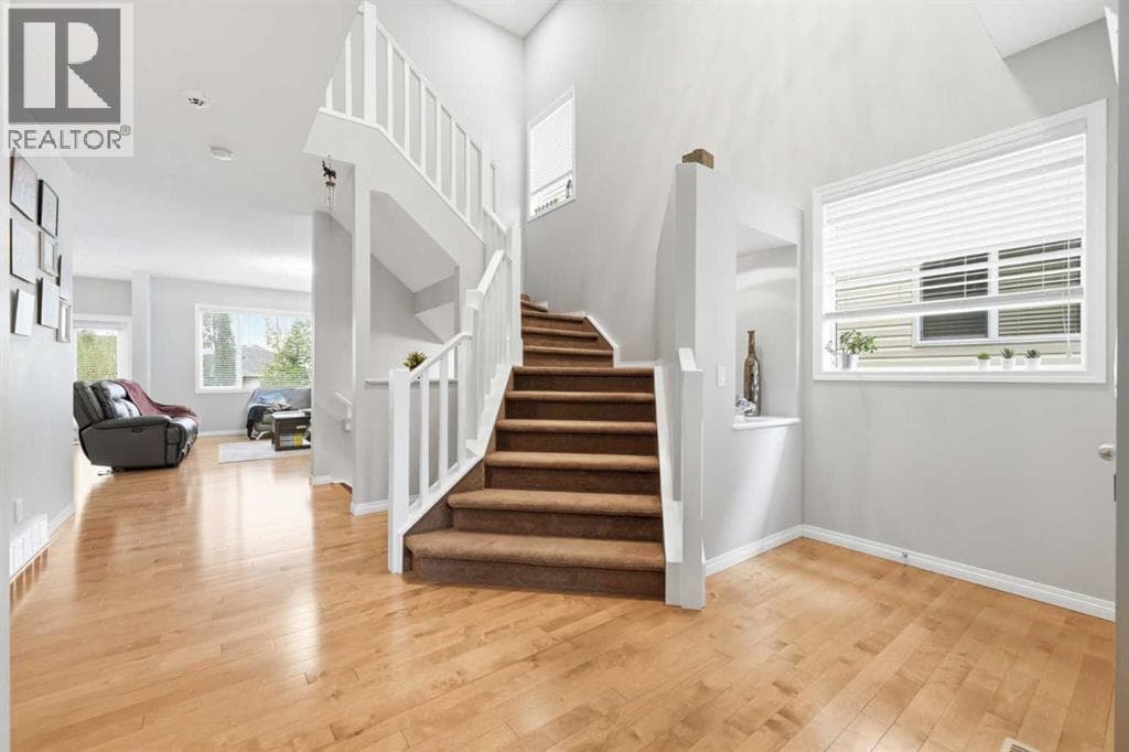 172 Sherwood Mews NW — photo 5