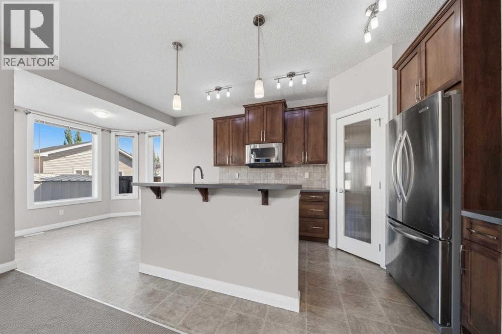 24 Evanspark Gardens NW — photo 2