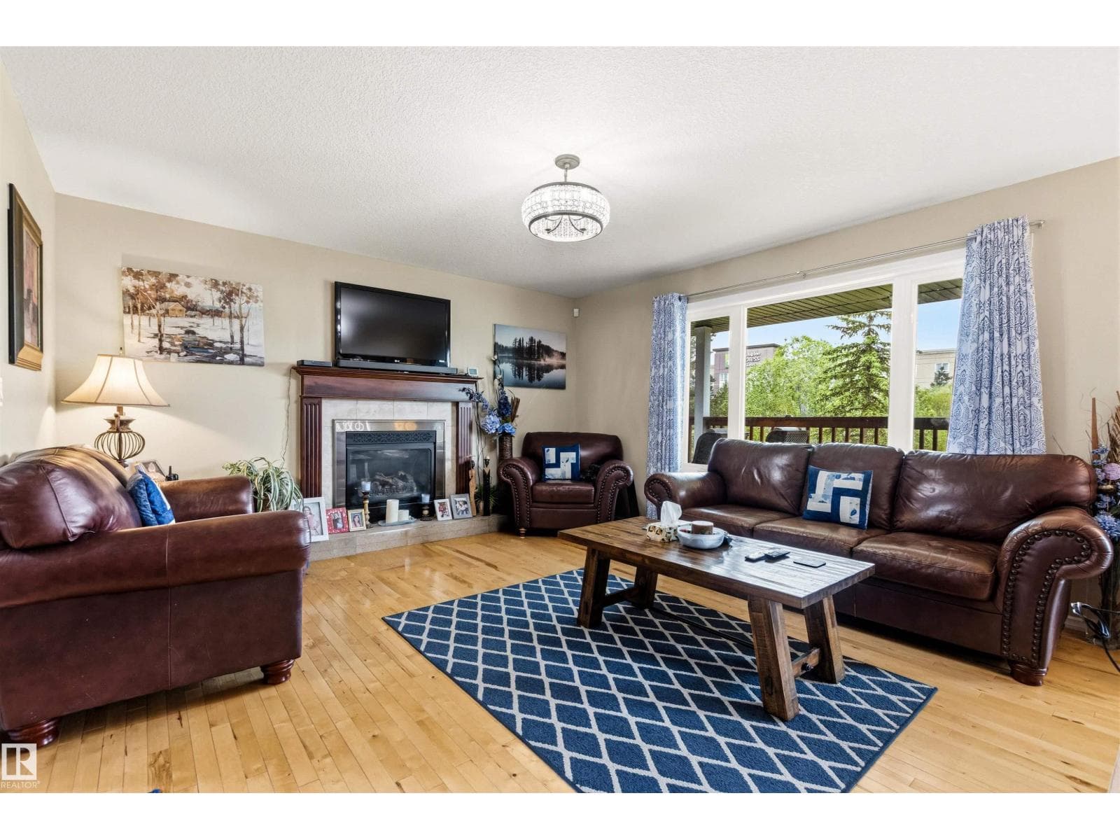 32 LAMPLIGHT BA — photo 4