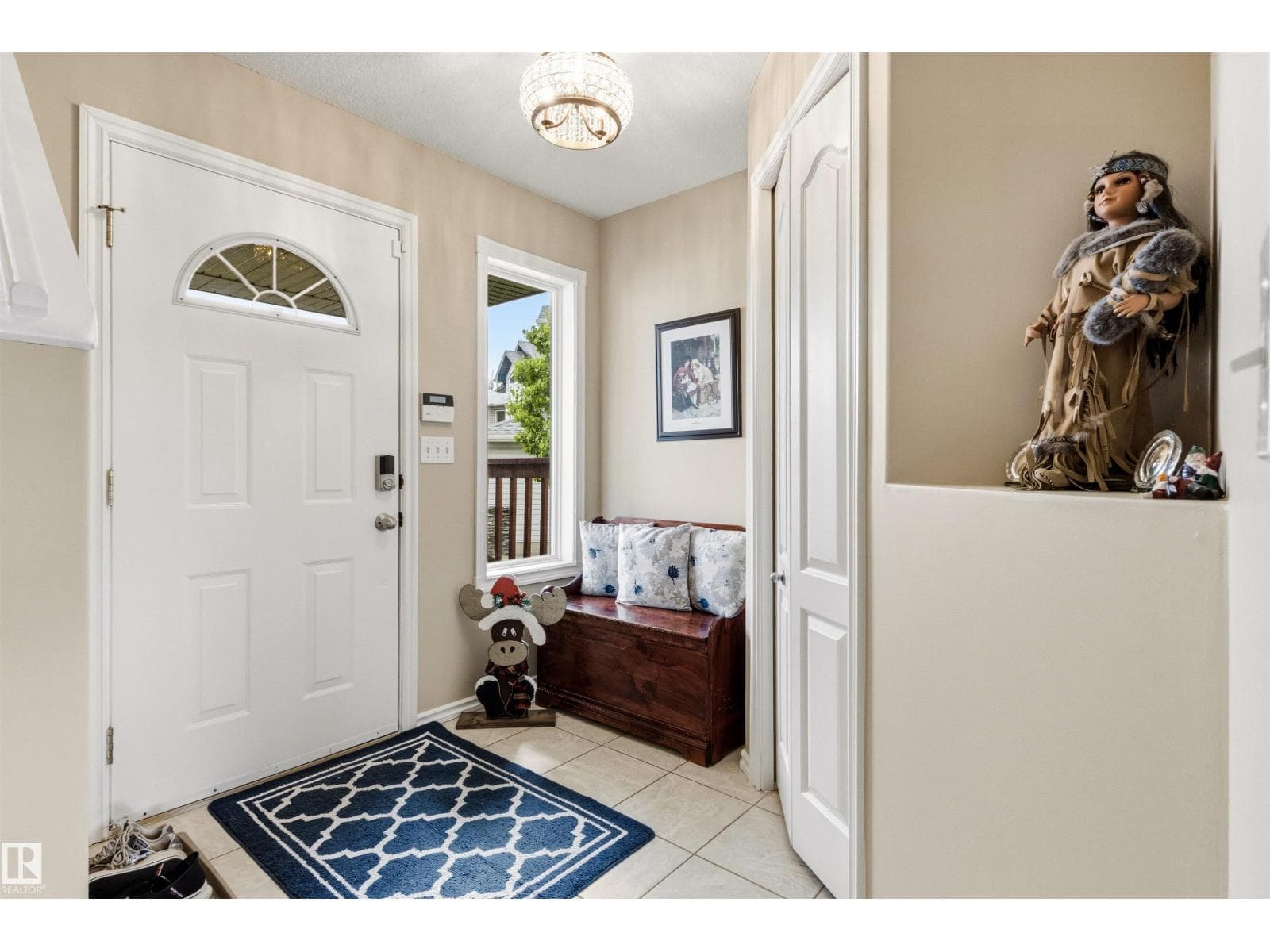 32 LAMPLIGHT BA — photo 2