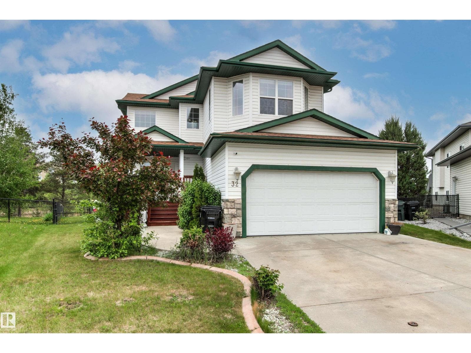 32 LAMPLIGHT BA