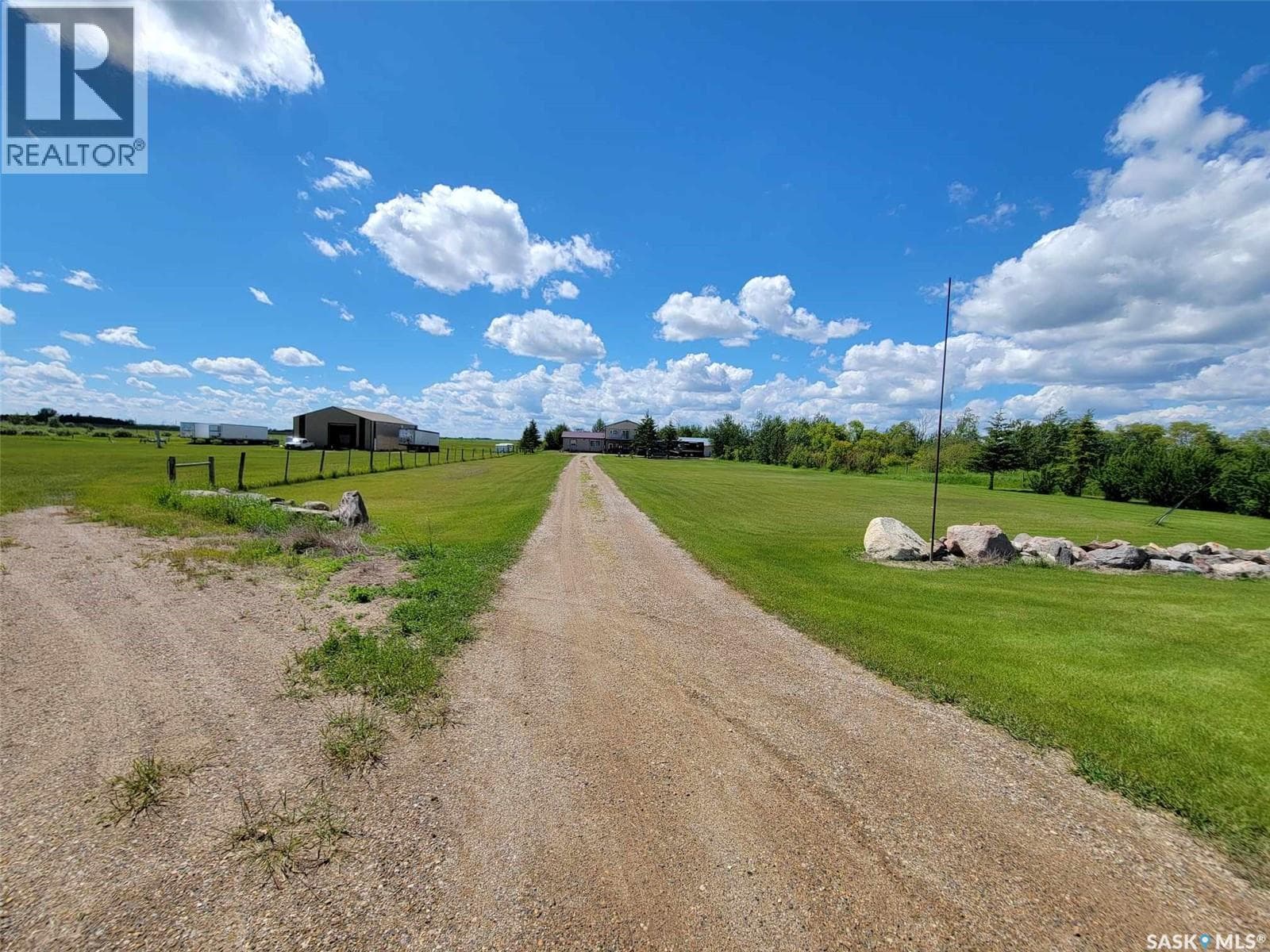 Villeneuve Acreage — photo 3