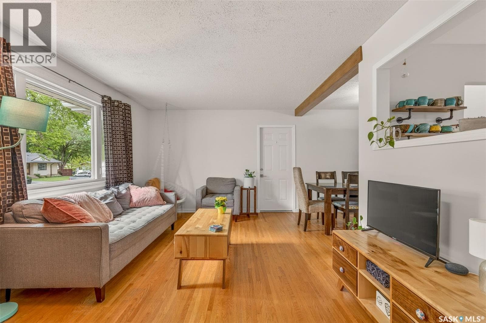 2326 McDonald AVENUE — photo 3
