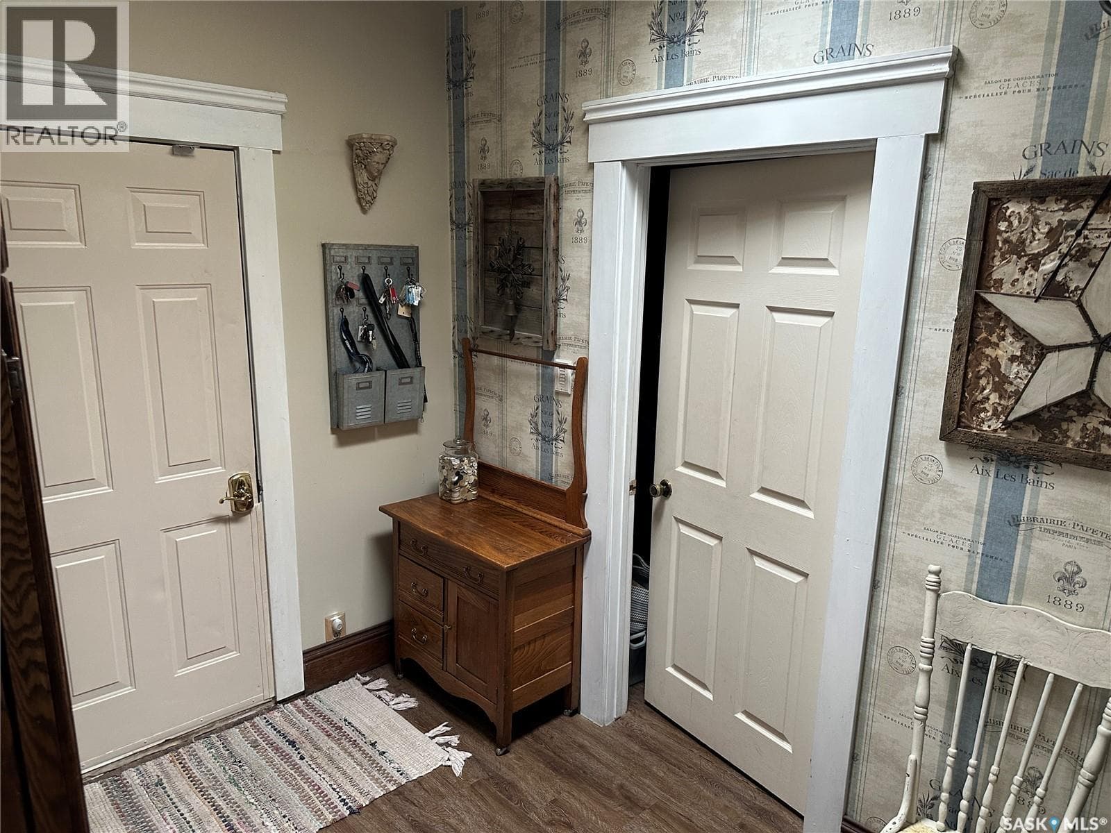 503 Bison AVENUE — photo 2