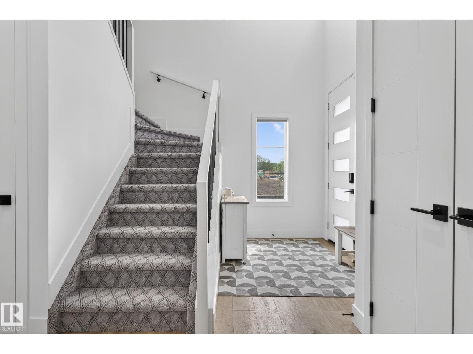 34 KIWYCK LI — photo 4