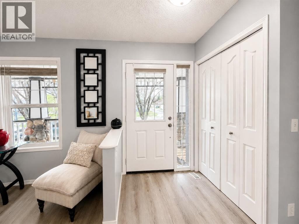 42 Inverness View SE — photo 2