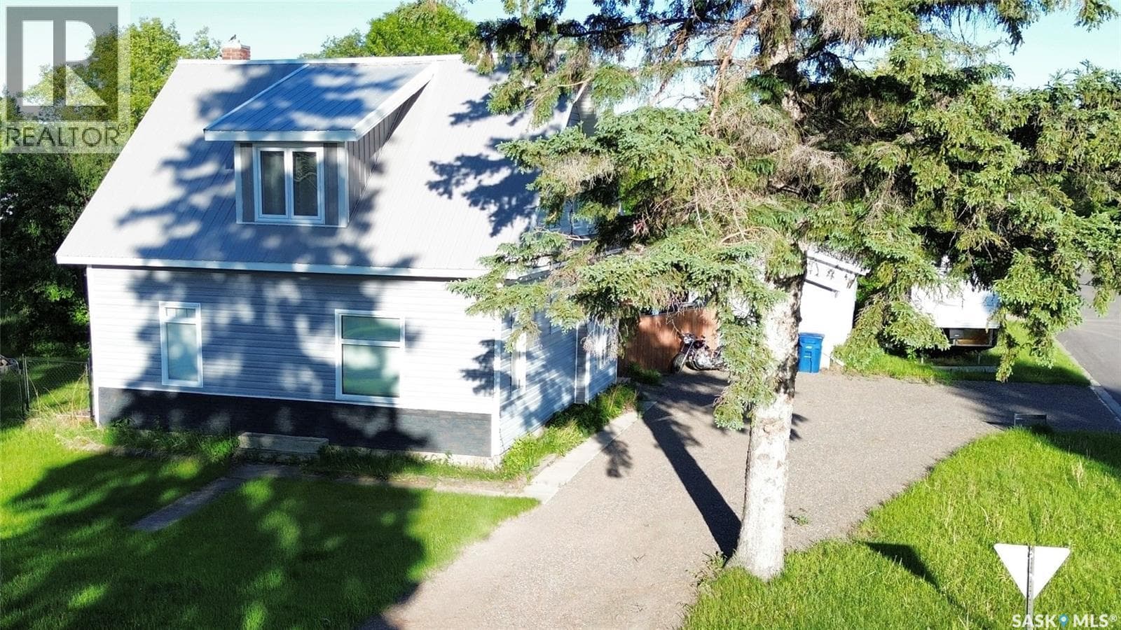 301 Pelly STREET — photo 2