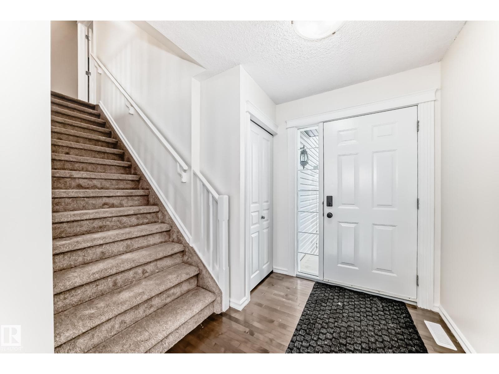 21208 89A AVENUE NW — photo 2