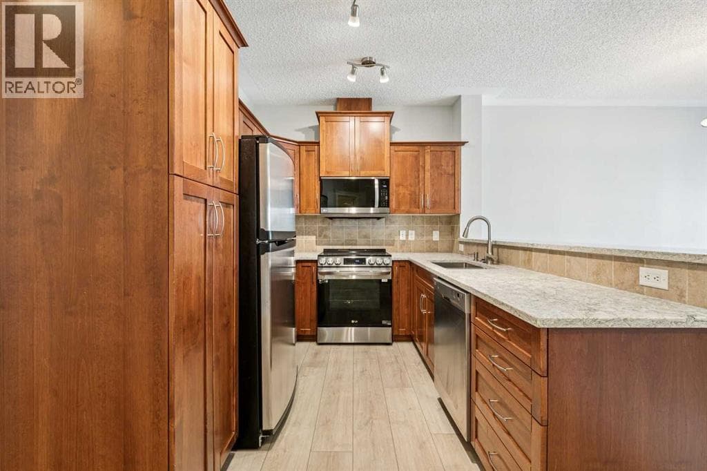 341, 20 Discovery Ridge Close SW — photo 5