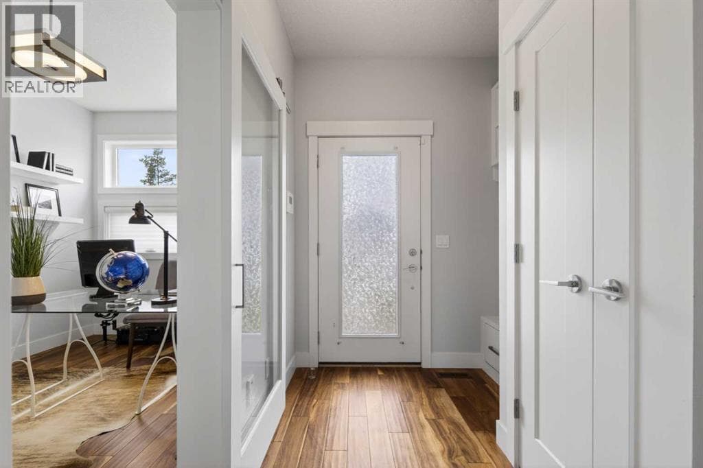 4660 82 Street NW — photo 4
