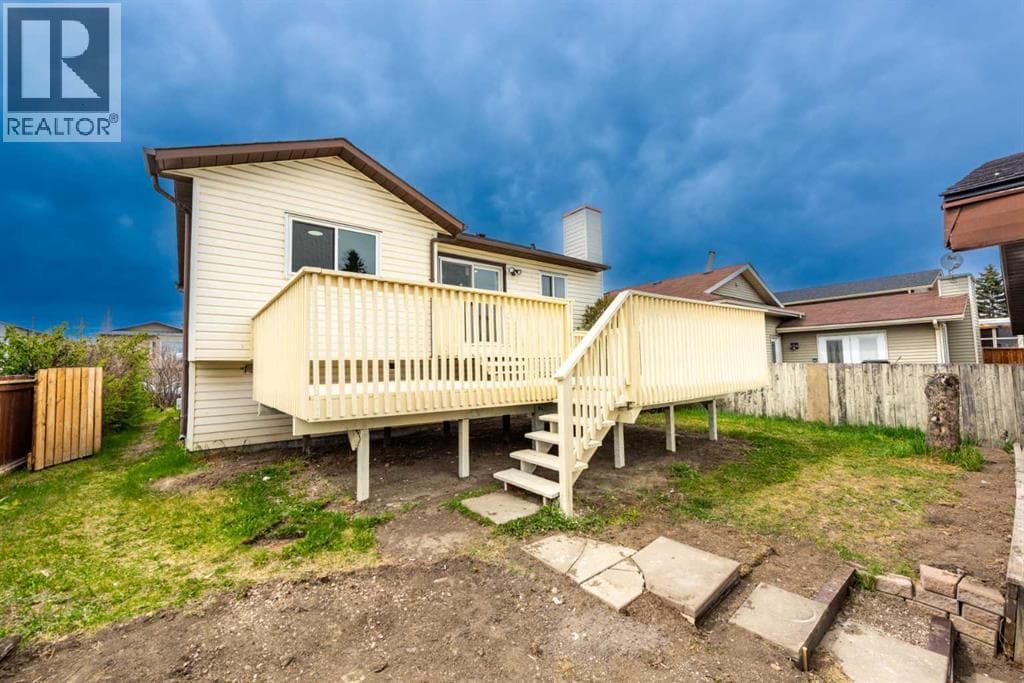 141 Falshire Close NE — photo 5