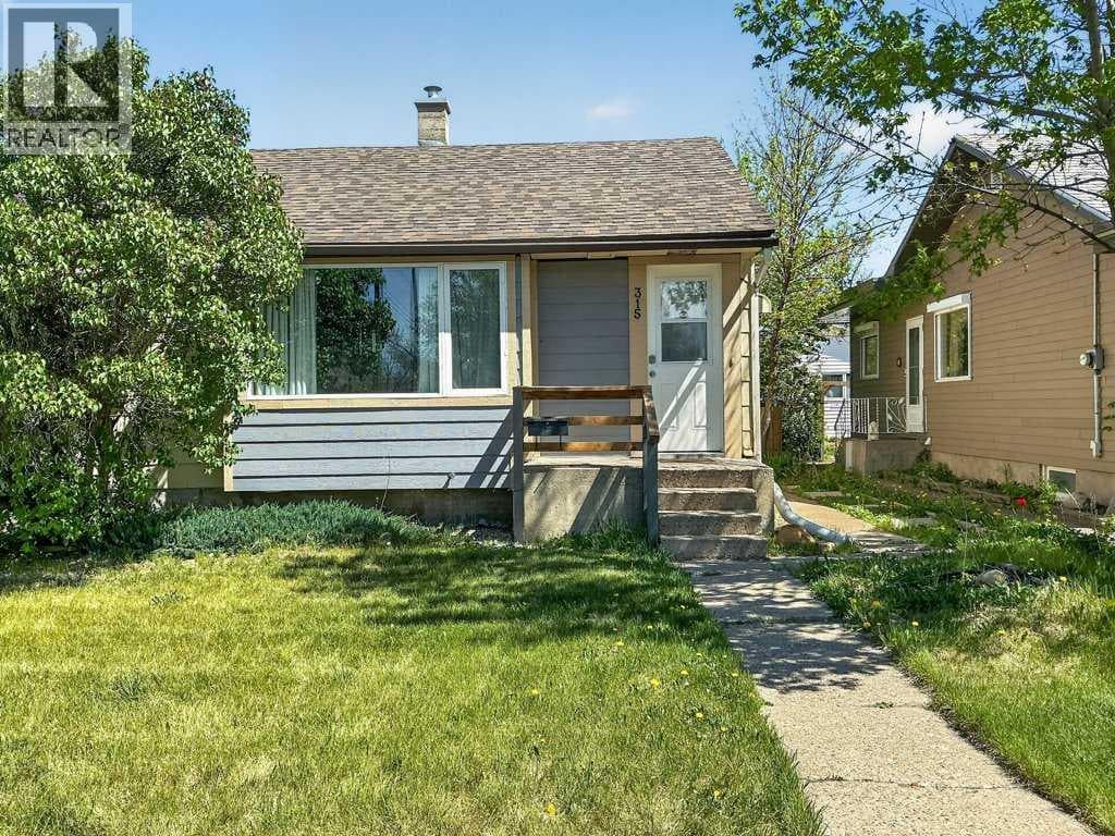 315 16 Street N — photo 2