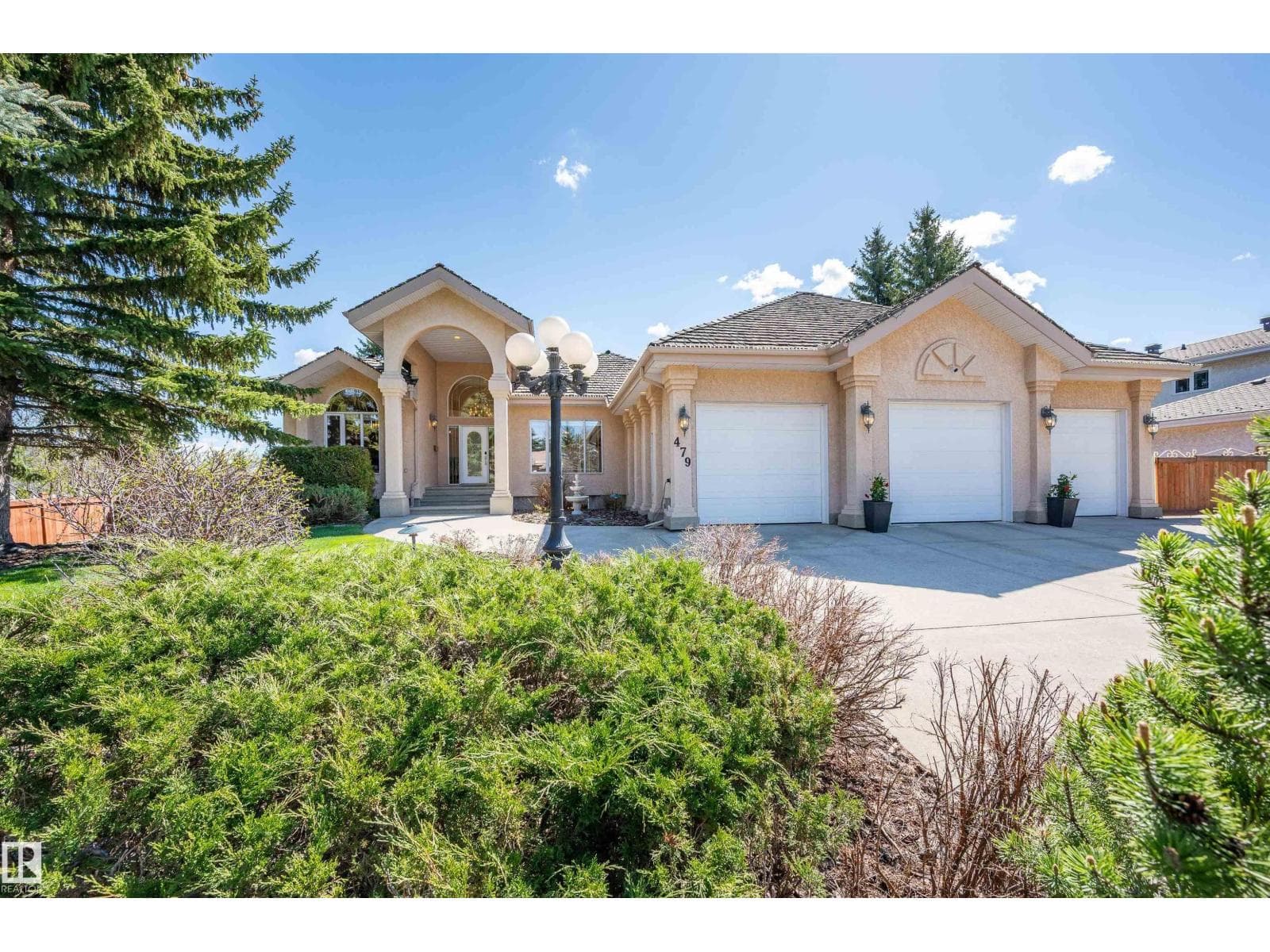 479 ESTATE DR