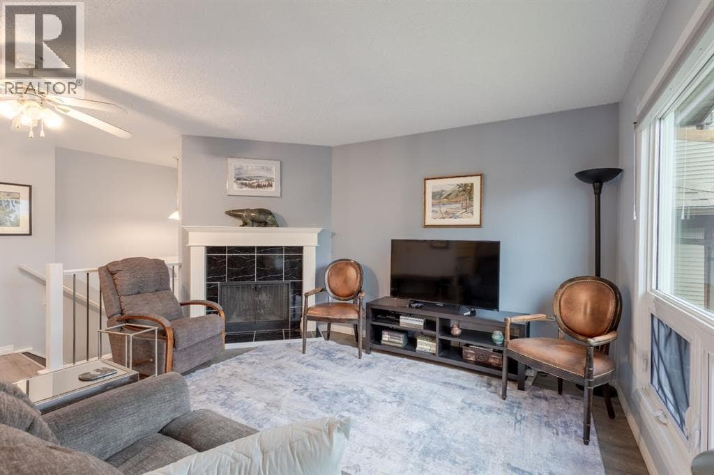 62 Berkley Close NW — photo 4