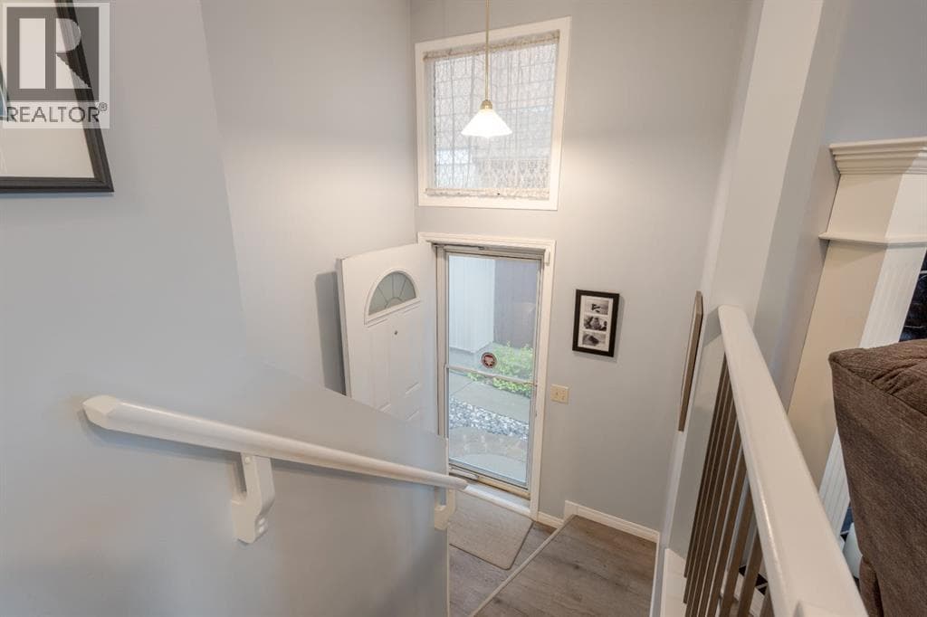 62 Berkley Close NW — photo 2