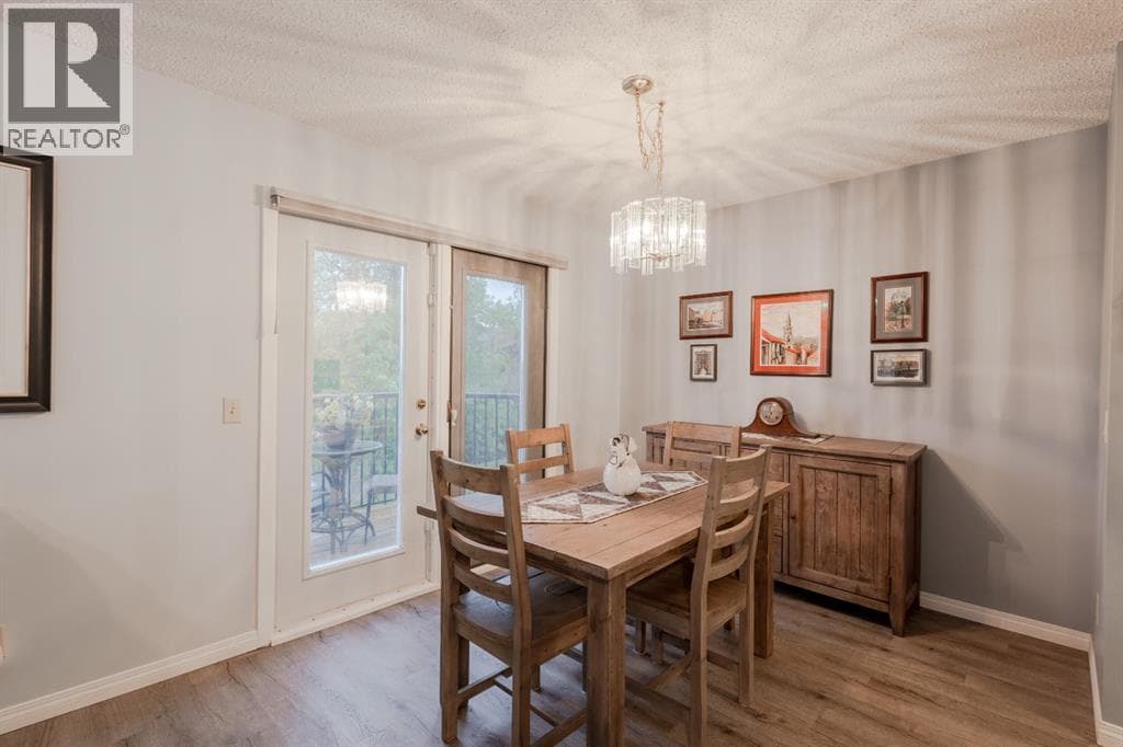 62 Berkley Close NW — photo 5