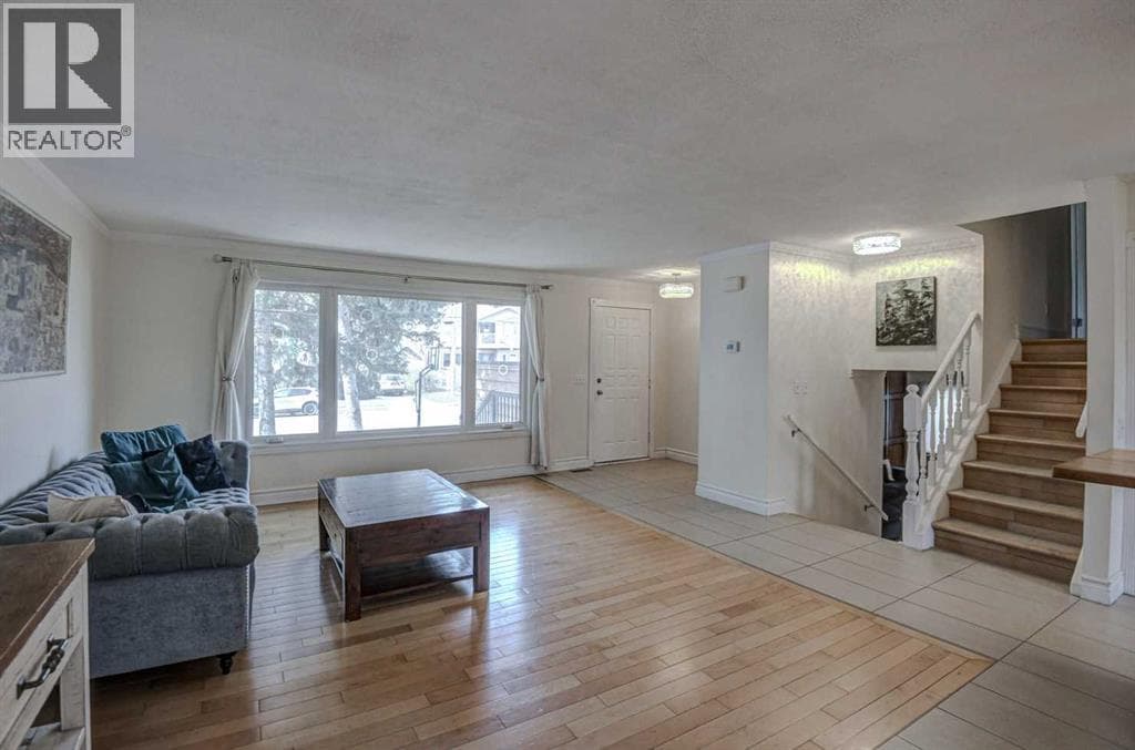 8116 33 Avenue NW — photo 5