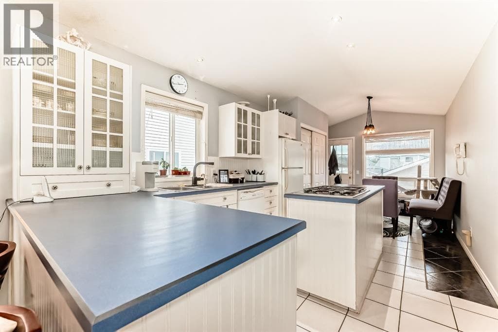 307 Mt Lorette Place SE — photo 5