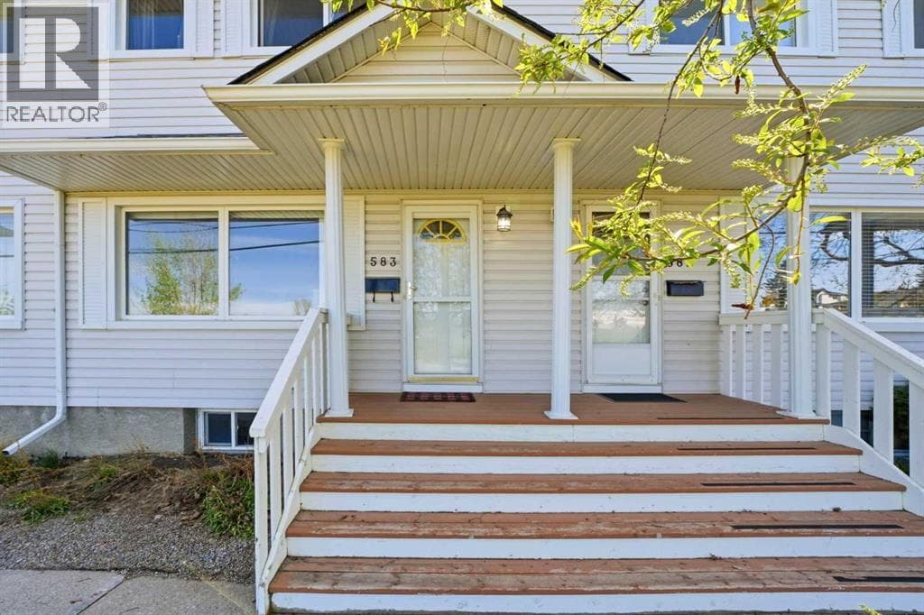 583 Killarney Glen Court SW — photo 2