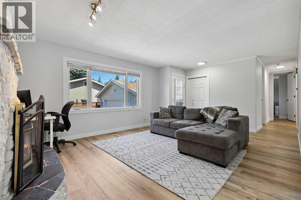 309 Olympia Drive SE photo 5