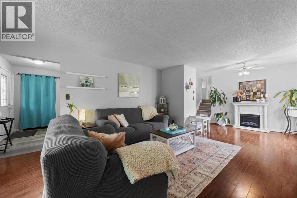 5221 42 Street — photo 5