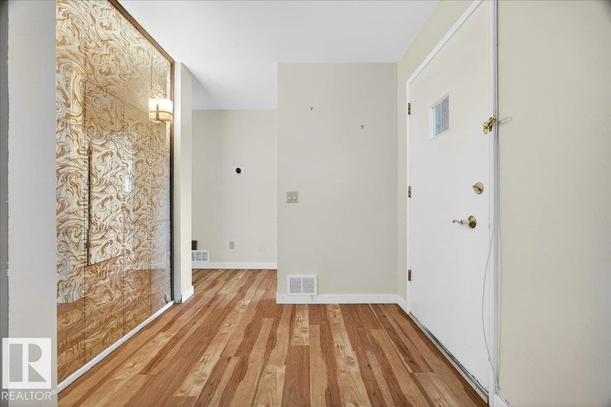 9263 74 ST NW — photo 5