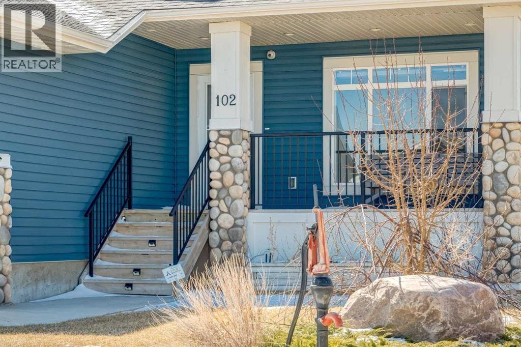 102 Speargrass Crescent — photo 2