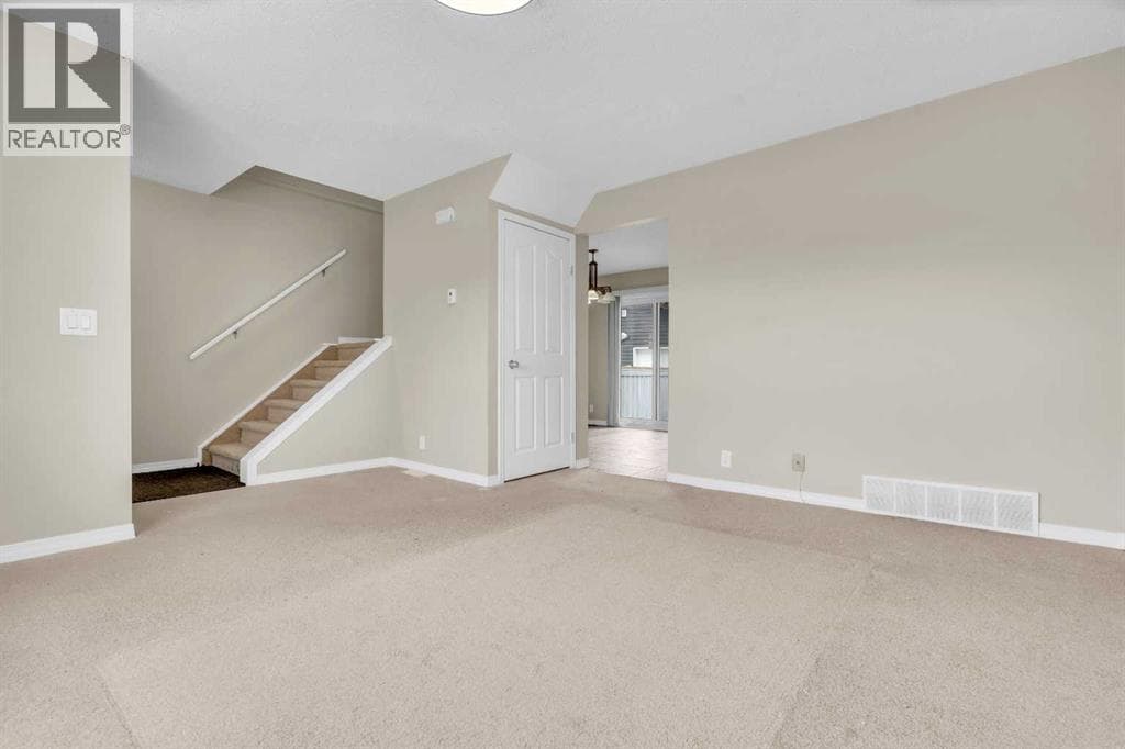 87 Castleglen Road NE — photo 3