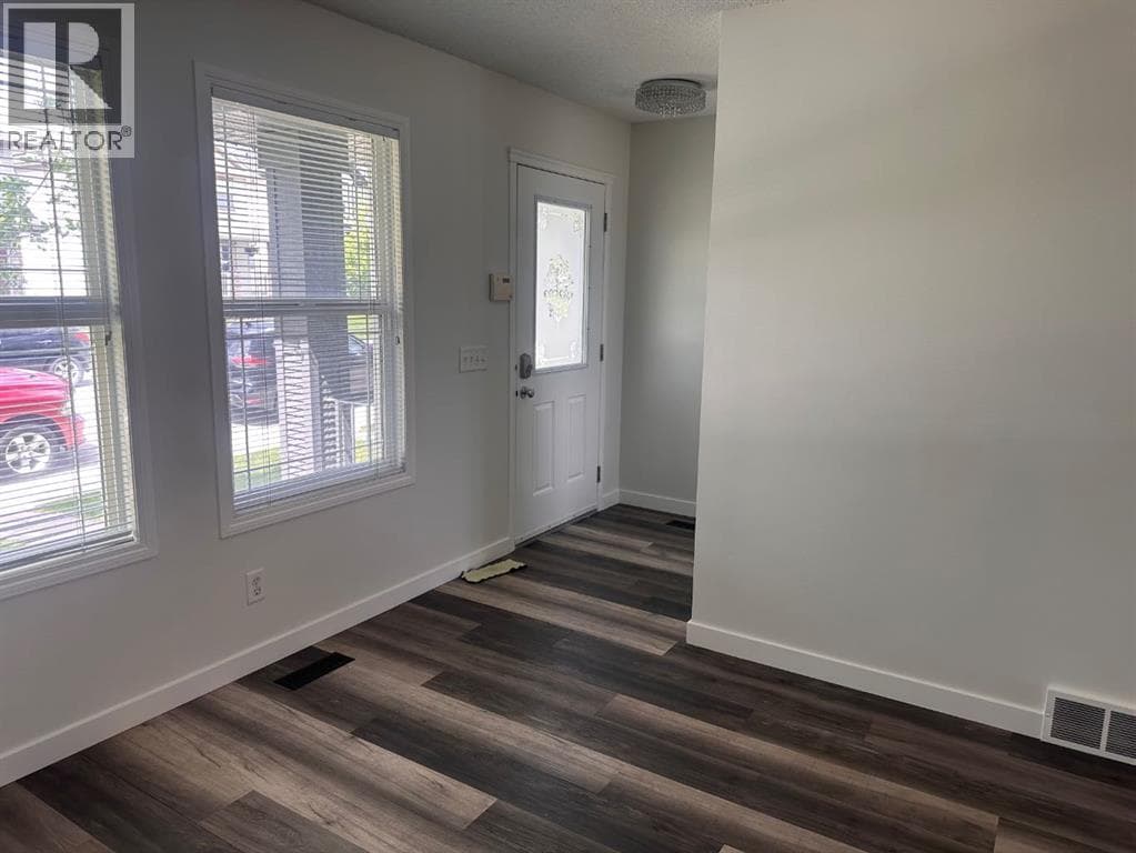 78 Crystal Shores Heights — photo 2
