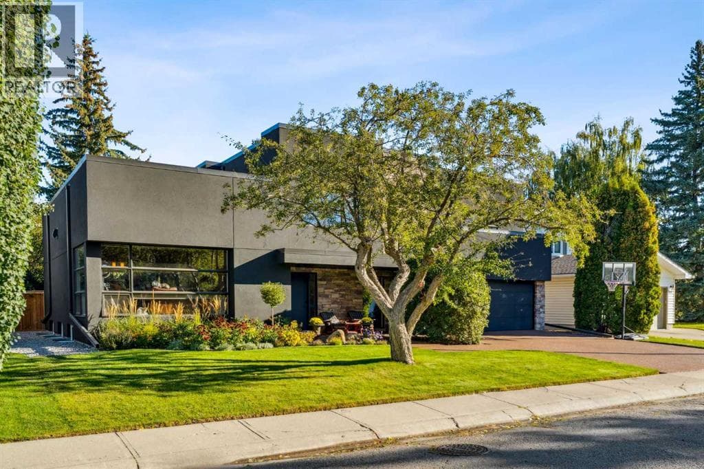 640 Willoughby Crescent SE — photo 2