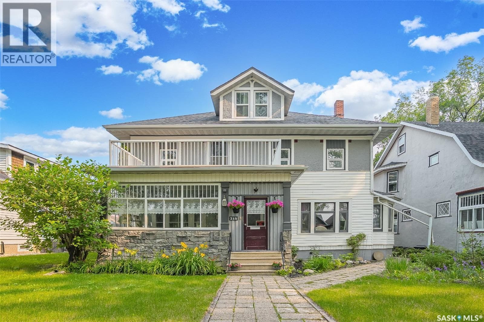 214 29th STREET W