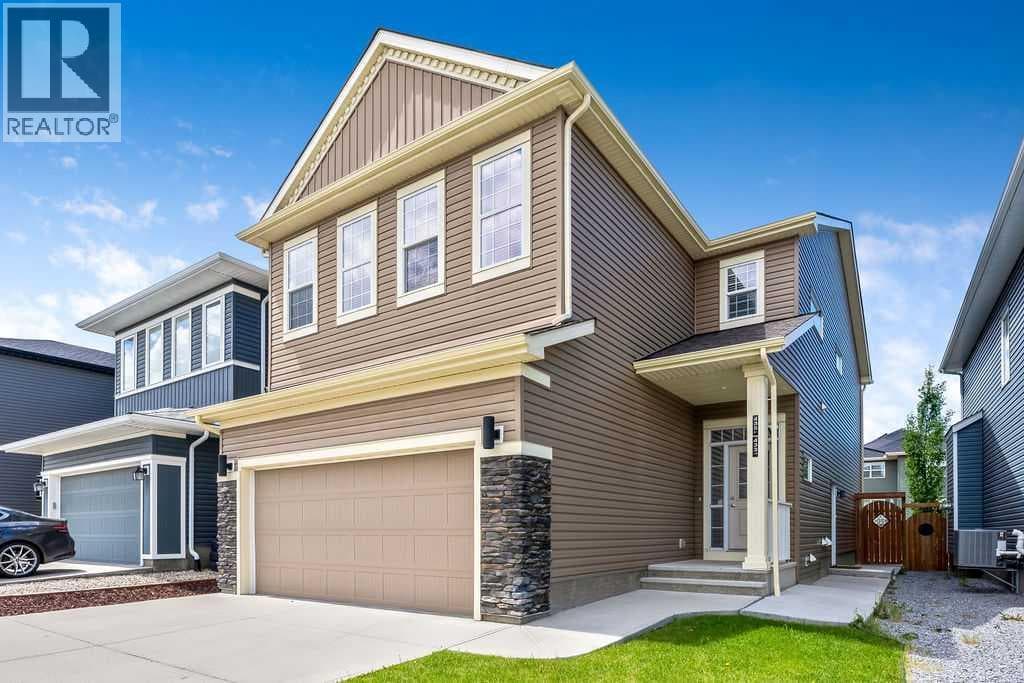 435 Evansglen Drive NW