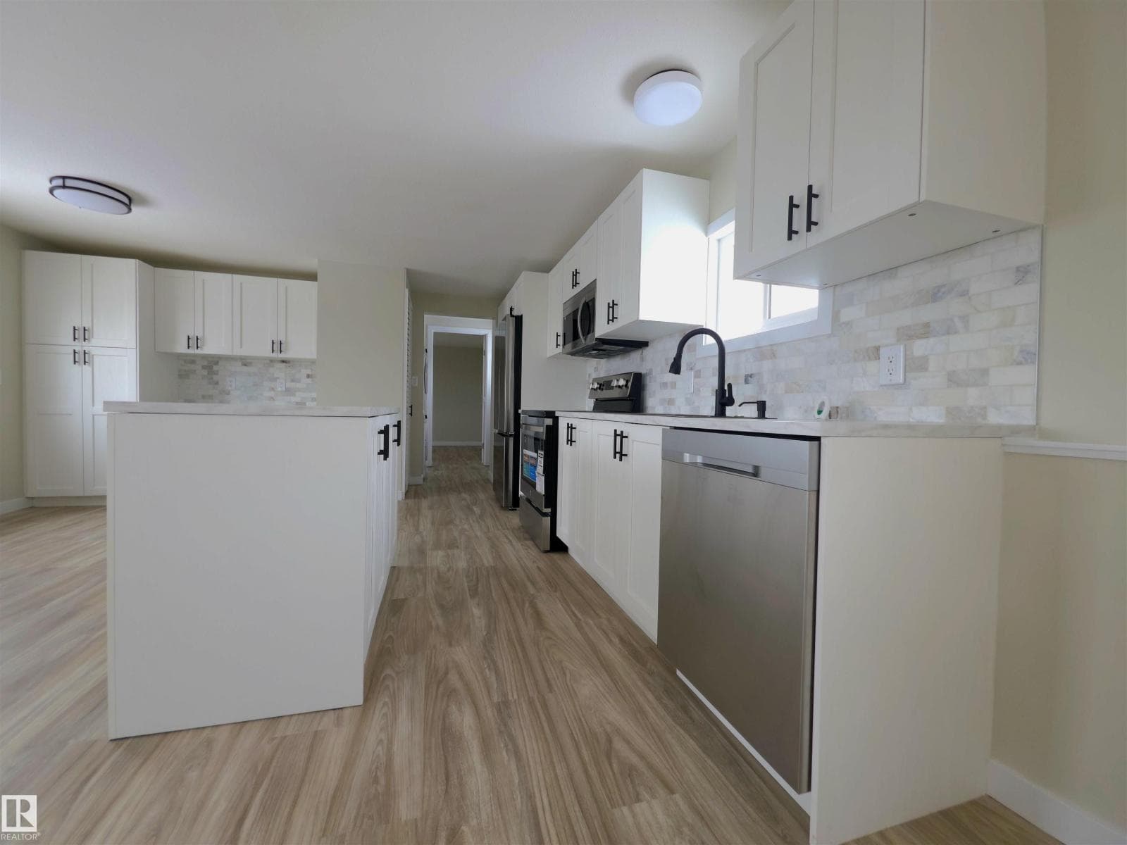 735 Parkland Brook — photo 4