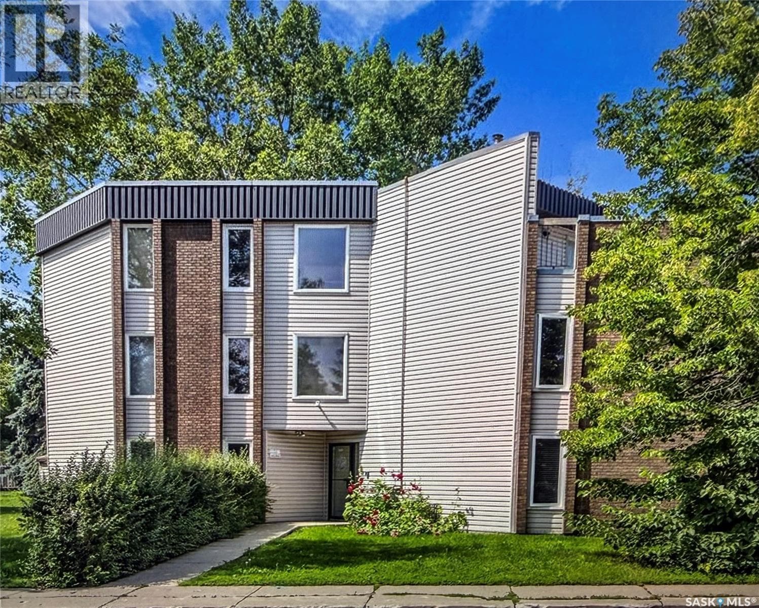201 302 Tait CRESCENT