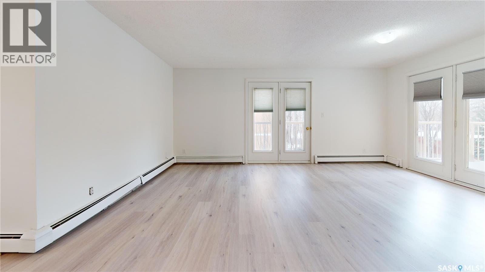 304 2315 Cornwall STREET — photo 4
