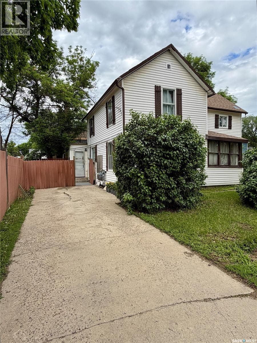 233 Herbert STREET E — photo 2