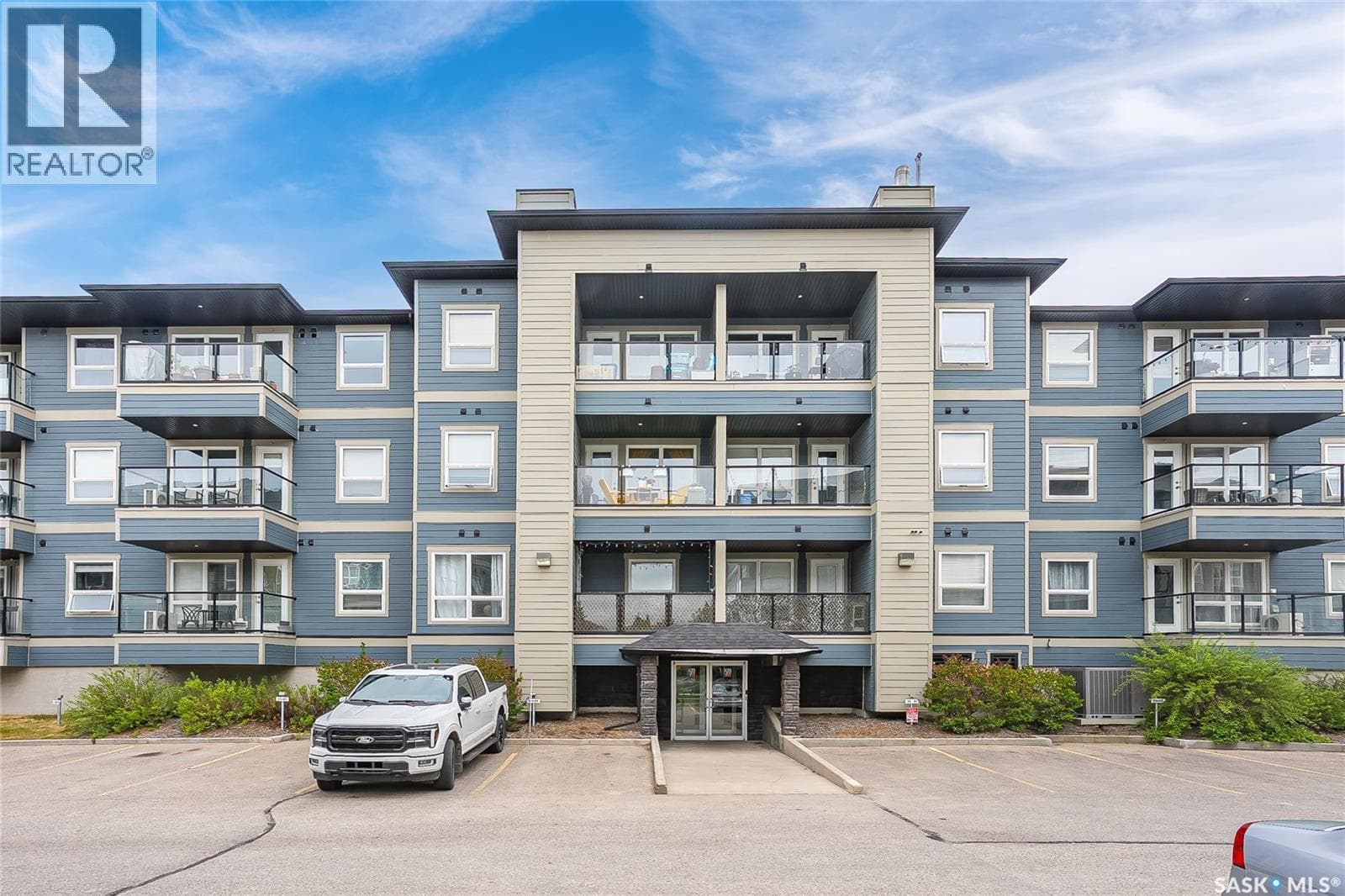 4216 108 Willis CRESCENT