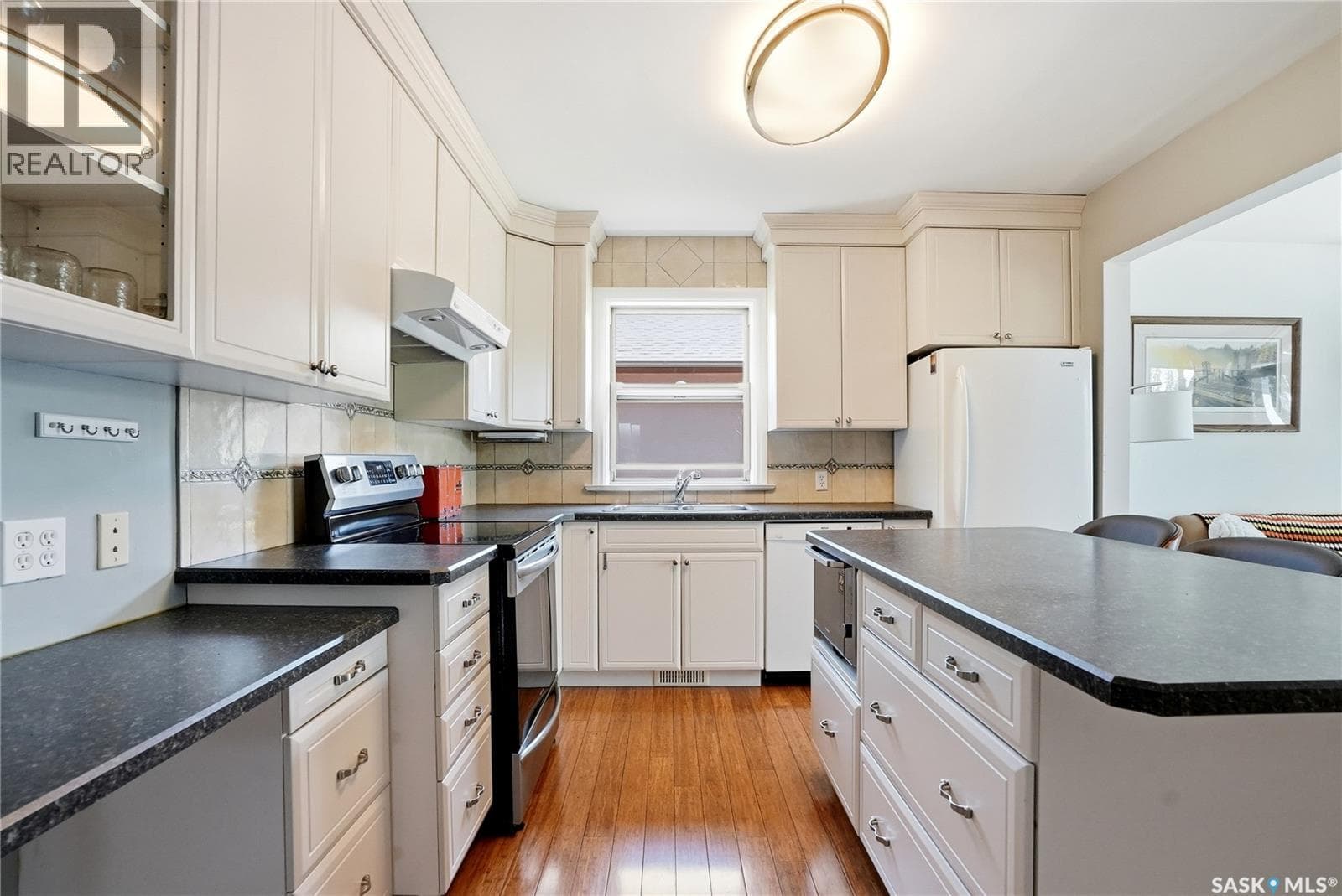 5 bed 3 bath single family at 720 1st STREET E — $574,900 — photo 9
